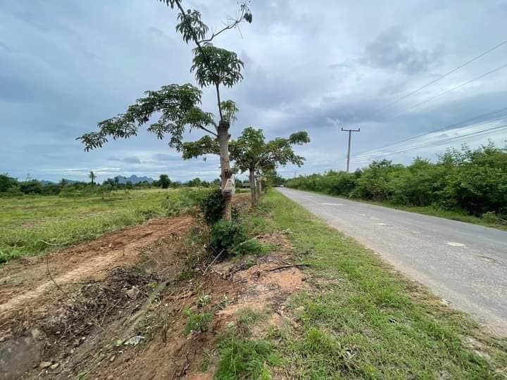 Large land plot in Pranburi Thailand