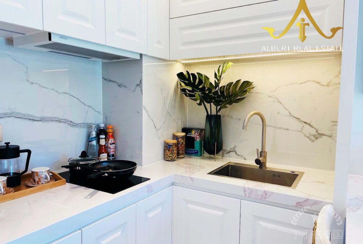 Albar Peninsula furnished condominium