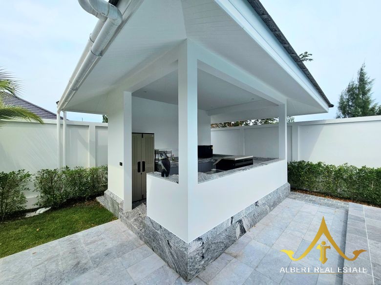 The Clouds 2 solar pool villa