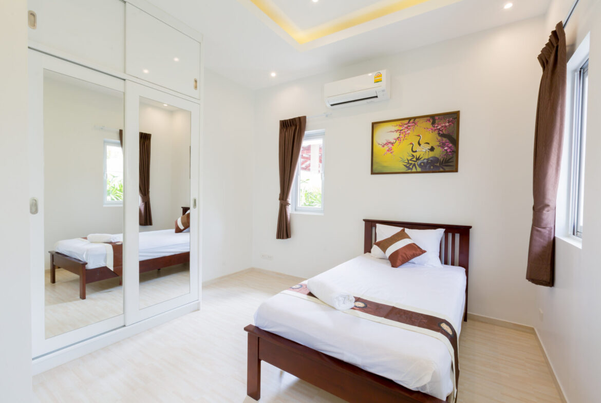 Fillmore Residences villa and garden