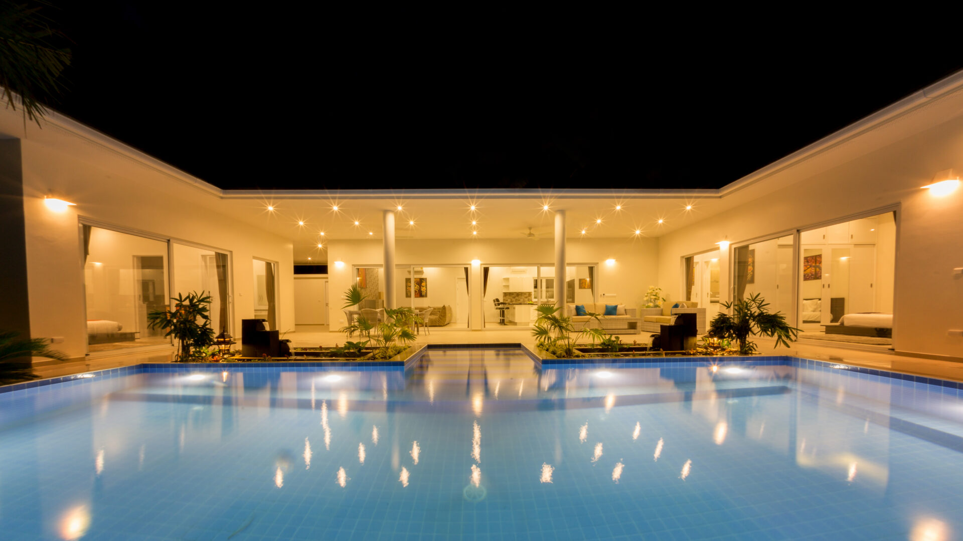 Fillmore Residences – AIT1003 Fillmore Residences contemporary villa