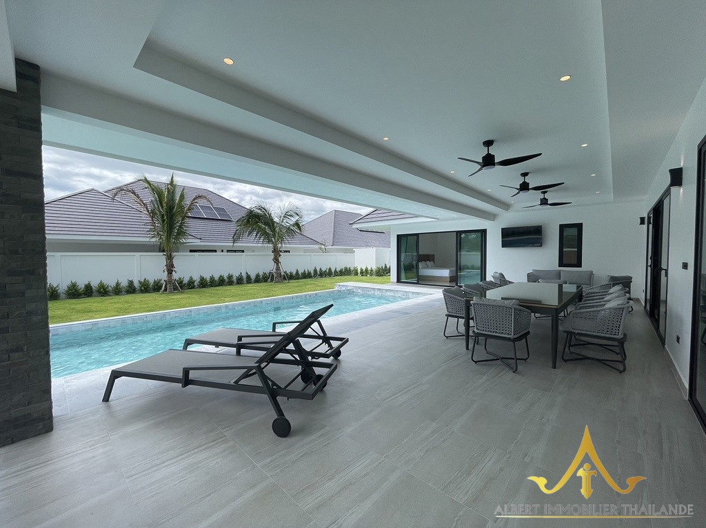 Luxury residence in Hua Hin mountain area