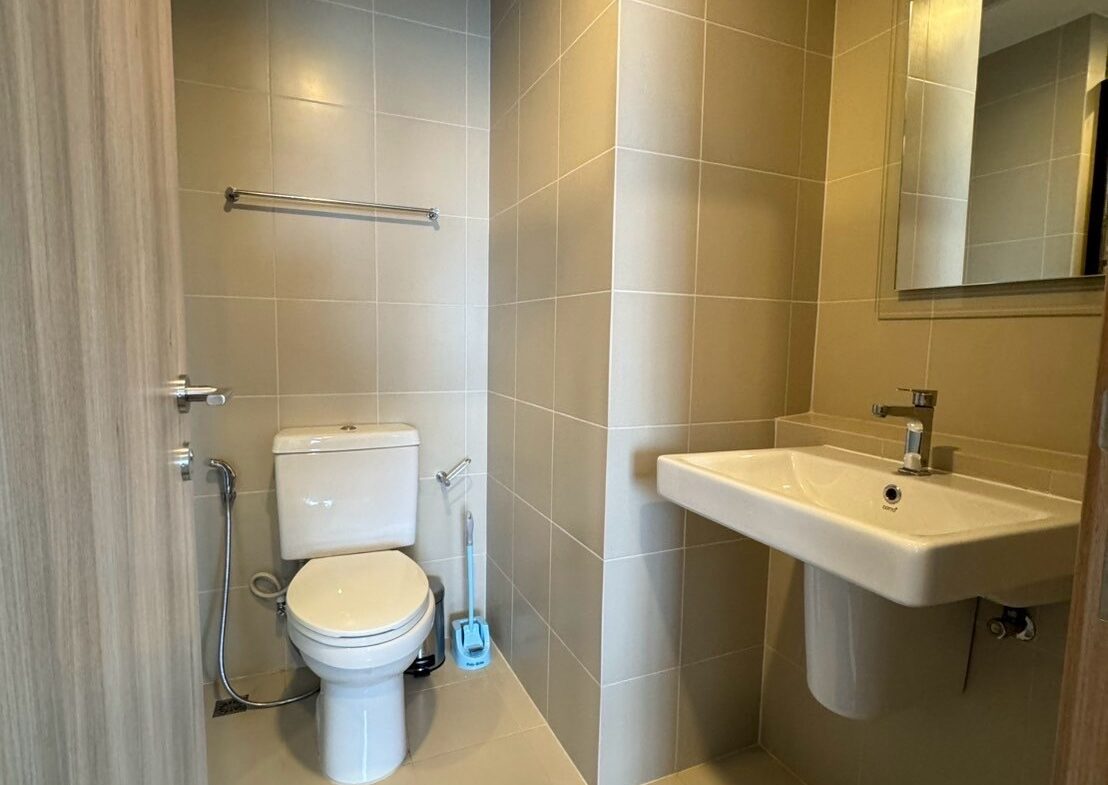 Modern one-bedroom sea-view condominium in Hua Hin – image 10