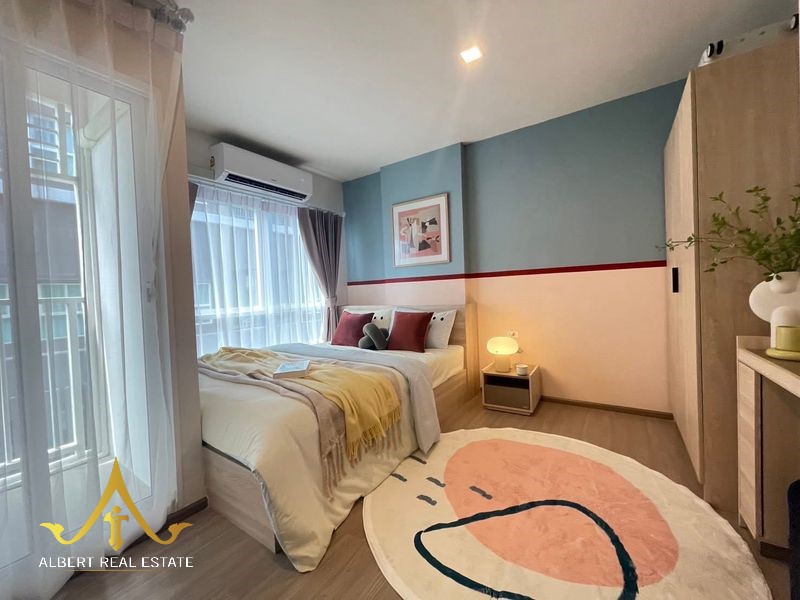 Modern furnished two-bedroom condominium in central Hua Hin – image 03