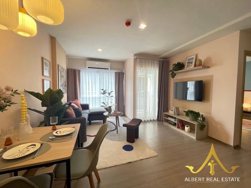 Modern furnished two-bedroom condominium in central Hua Hin – image 05