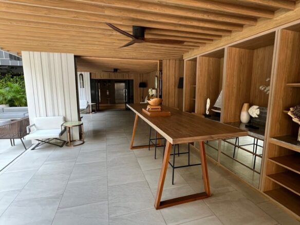 Modern one-bedroom condominium in central Hua Hin – image 01