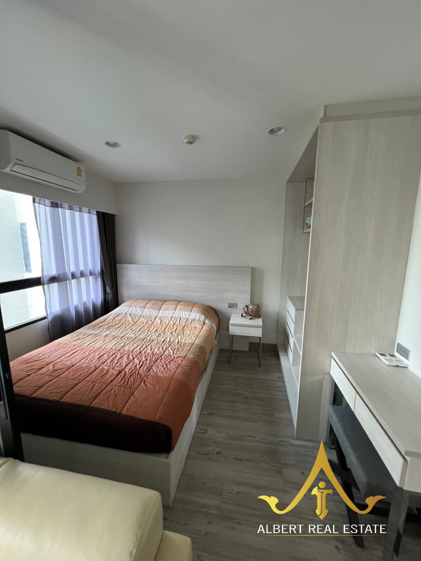 Modern one-bedroom condominium in central Hua Hin – image 07