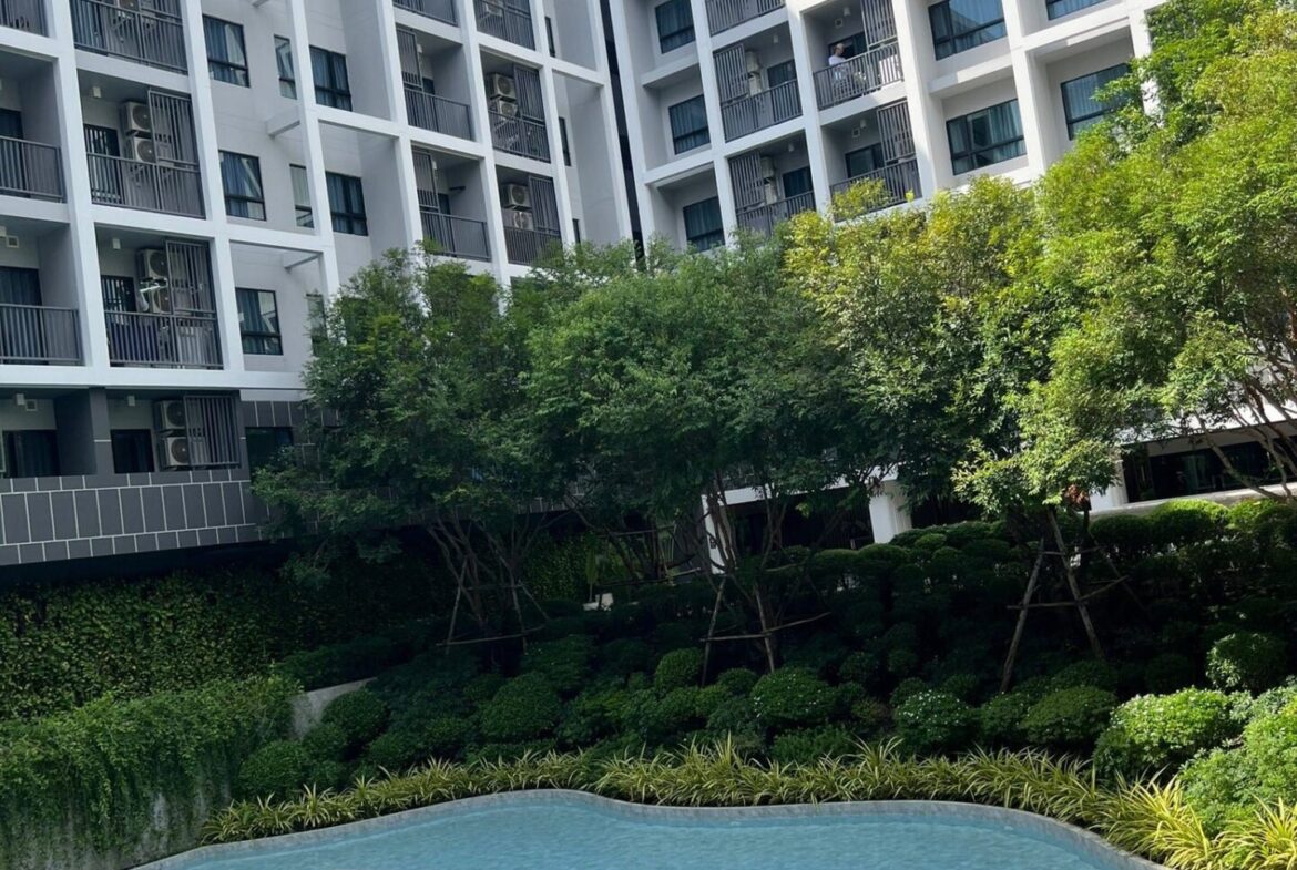 Modern one-bedroom condominium in central Hua Hin – image 10