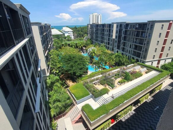 Modern one-bedroom condominium near the beach in Hua Hin – image 01