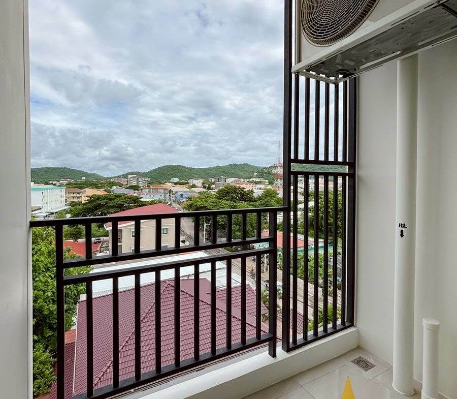 Modern furnished one-bedroom condominium in Hua Hin Soi 94 – image 11