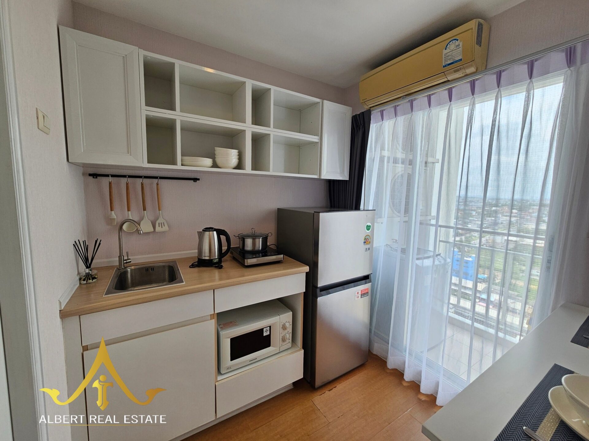 Renovated one-bedroom condominium in North Pattaya – image 02