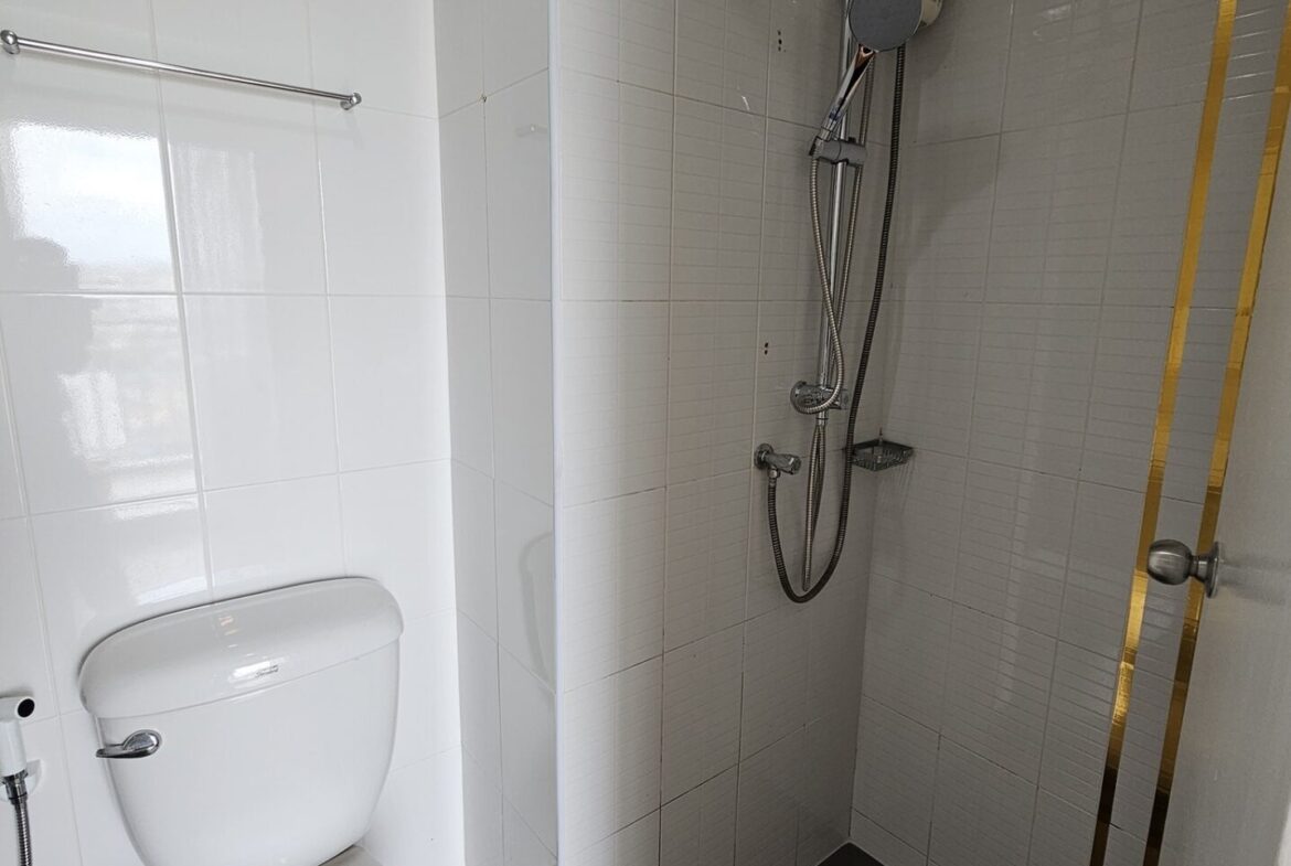 Renovated one-bedroom condominium in North Pattaya – image 05