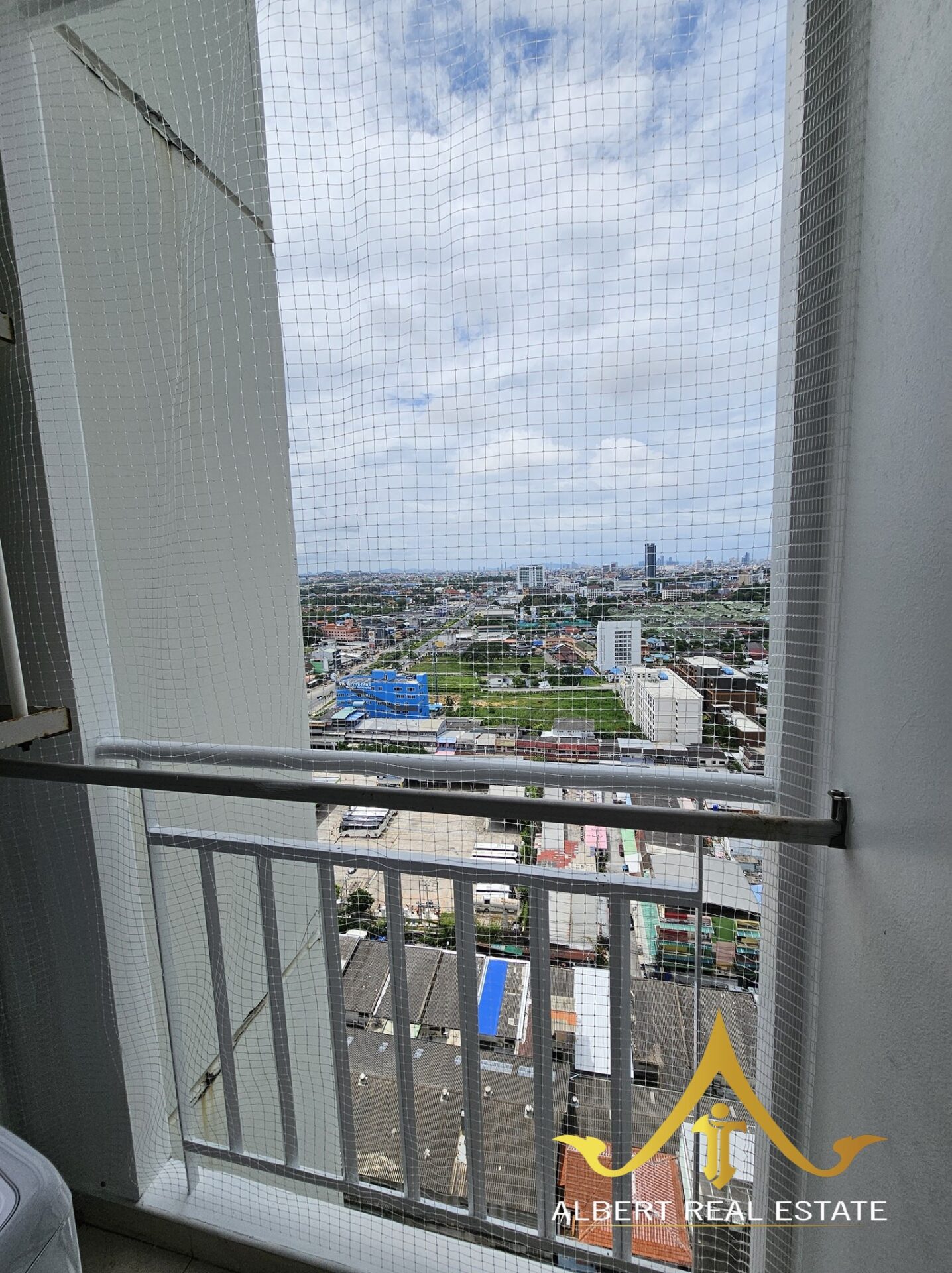 Renovated one-bedroom condominium in North Pattaya – image 09