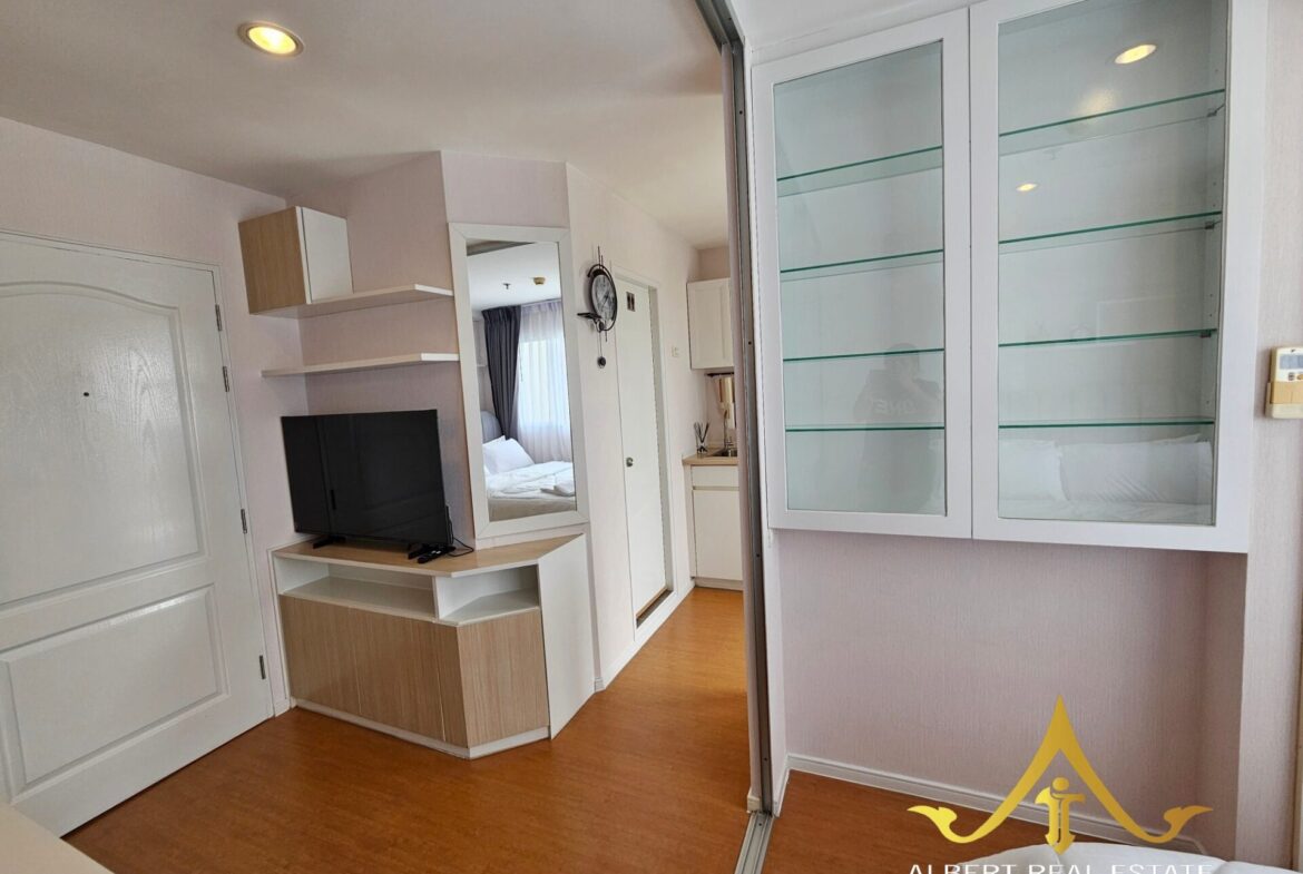 Renovated one-bedroom condominium in North Pattaya – image 11