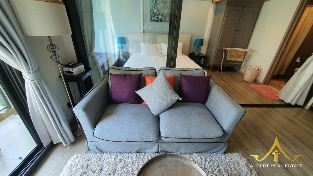 Furnished one-bedroom pool-view condominium in Cha-Am – image 01