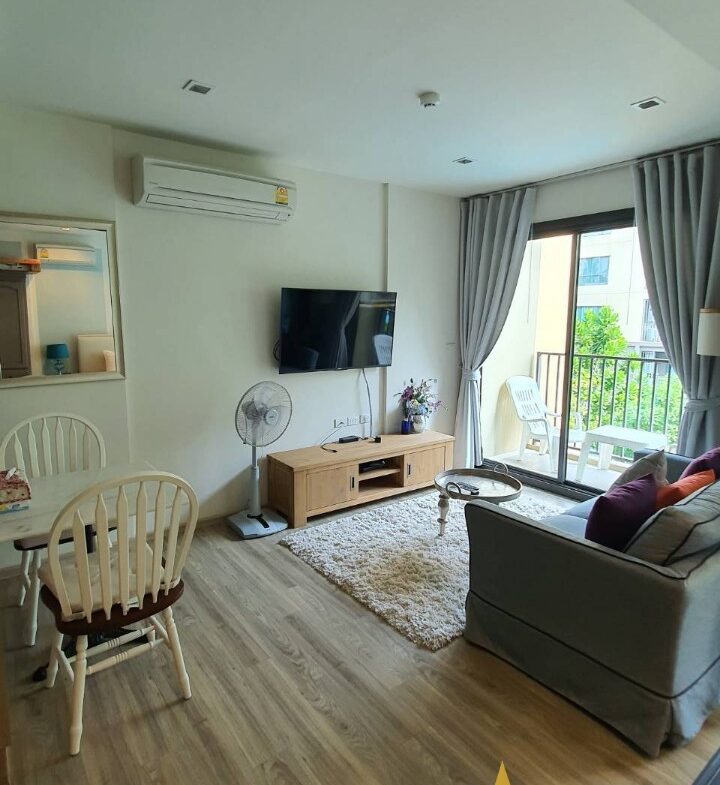 Furnished one-bedroom pool-view condominium in Cha-Am – image 02