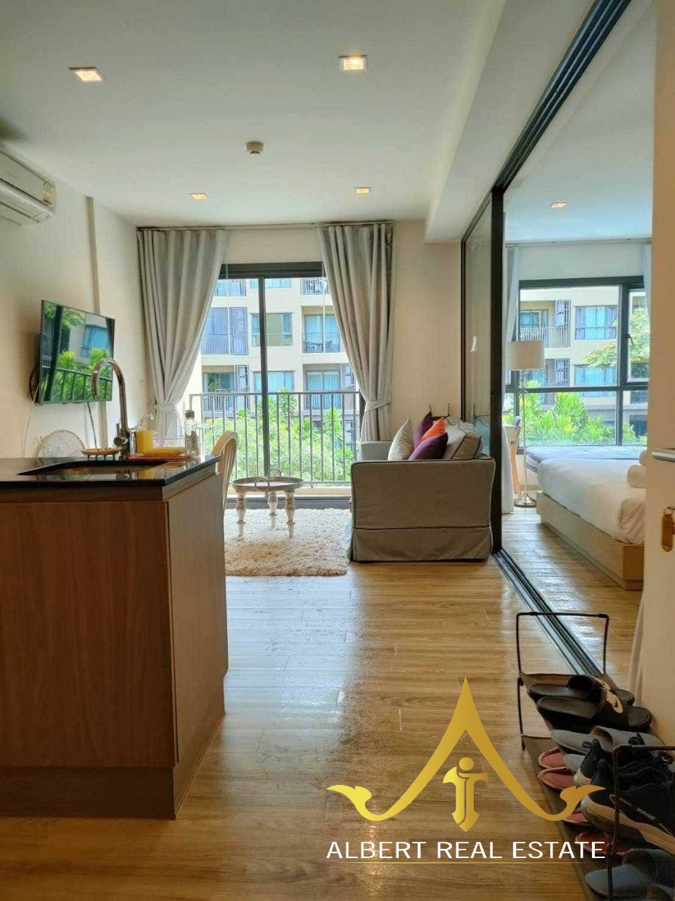 Furnished one-bedroom pool-view condominium in Cha-Am – image 09