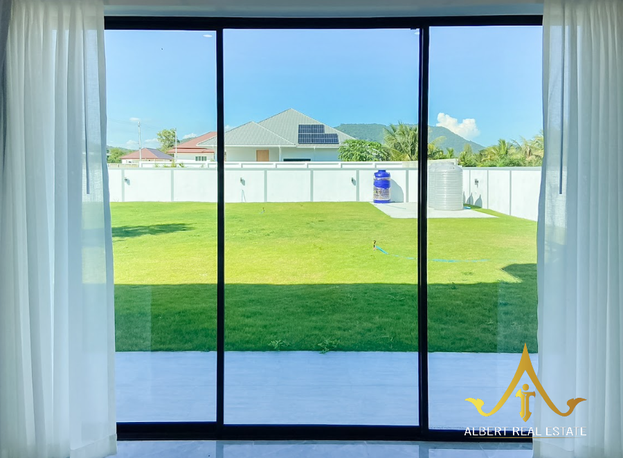 New 4-Bedroom House on 1,064 m² Near Black Mountain Golf