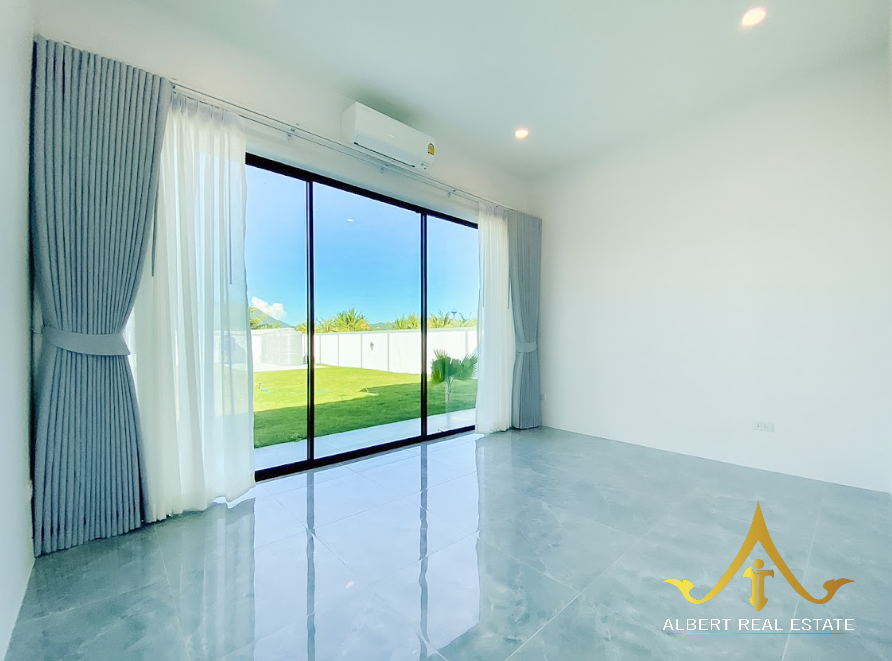 New 4-Bedroom House on 1,064 m² Near Black Mountain Golf