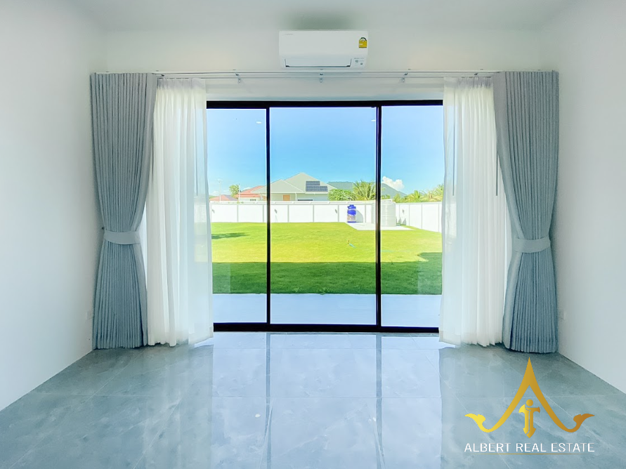 New 4-Bedroom House on 1,064 m² Near Black Mountain Golf
