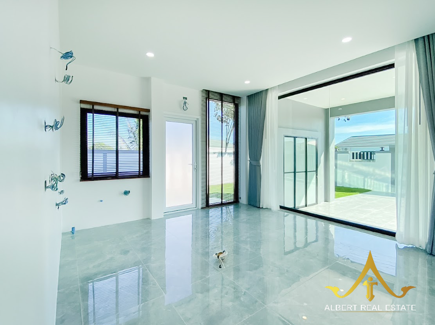 New 4-Bedroom House on 1,064 m² Near Black Mountain Golf
