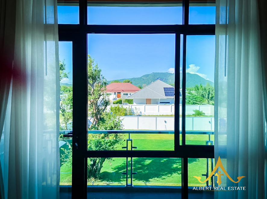 New 4-Bedroom House on 1,064 m² Near Black Mountain Golf