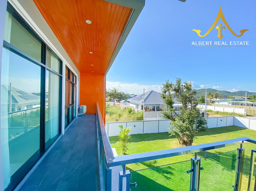 New 4-Bedroom House on 1,064 m² Near Black Mountain Golf