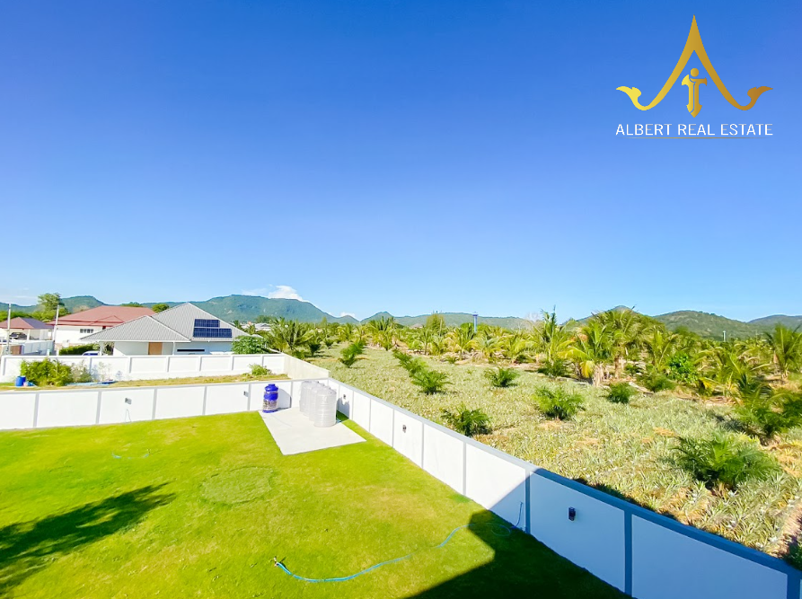 New 4-Bedroom House on 1,064 m² Near Black Mountain Golf