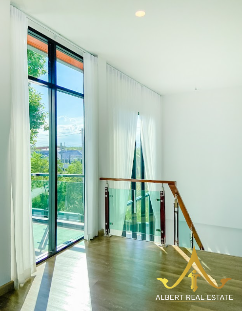 New 4-Bedroom House on 1,064 m² Near Black Mountain Golf