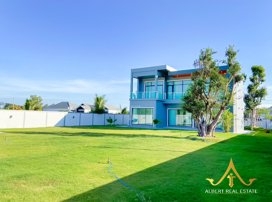 New 4-Bedroom House on 1,064 m² Near Black Mountain Golf