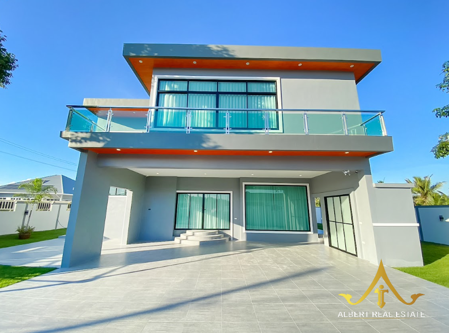 New 4-Bedroom House on 1,064 m² Near Black Mountain Golf