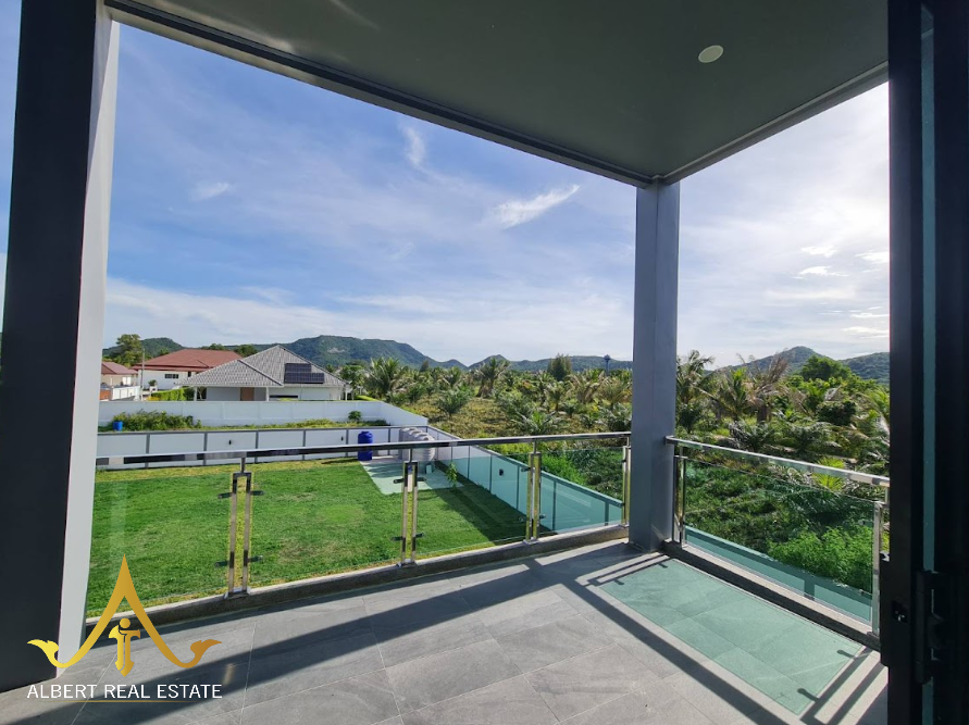 New 4-Bedroom House on 1,064 m² Near Black Mountain Golf