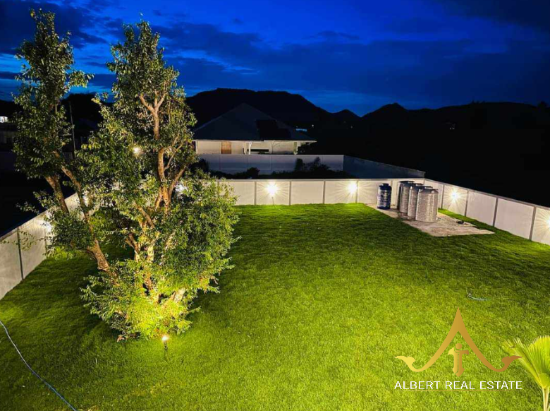 New 4-Bedroom House on 1,064 m² Near Black Mountain Golf