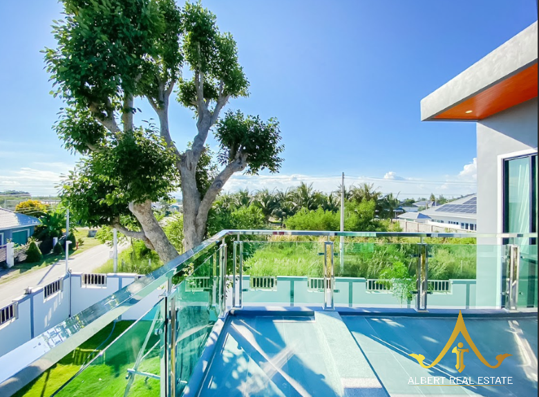 New 4-Bedroom House on 1,064 m² Near Black Mountain Golf