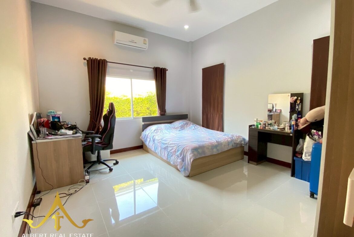 4-bedroom pool villa with guesthouse in Hua Hin – Photo 9