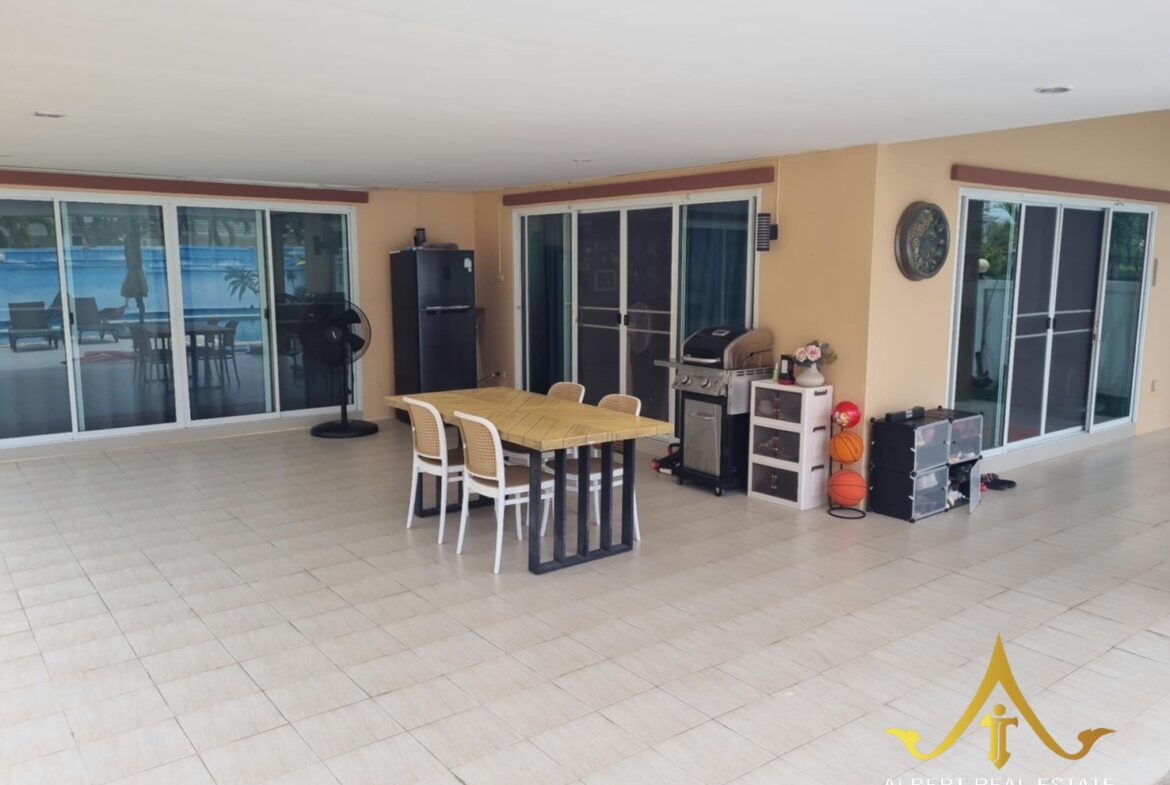 4-bedroom pool villa with guesthouse in Hua Hin – Photo 11