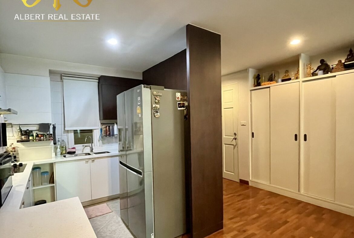 Baan Siri Yen Akat Bangkok interior
