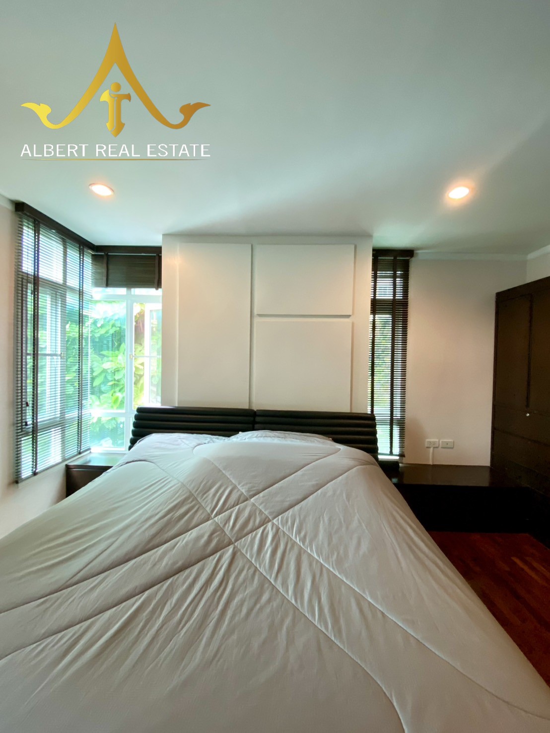 Baan Siri Yen Akat furnished condo
