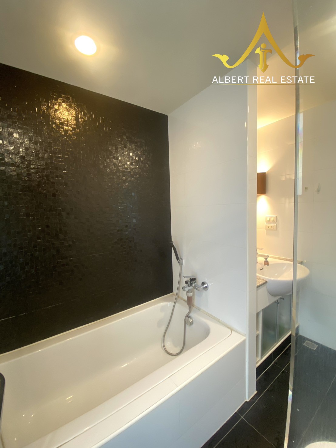 Baan Siri Yen Akat Sansiri condo