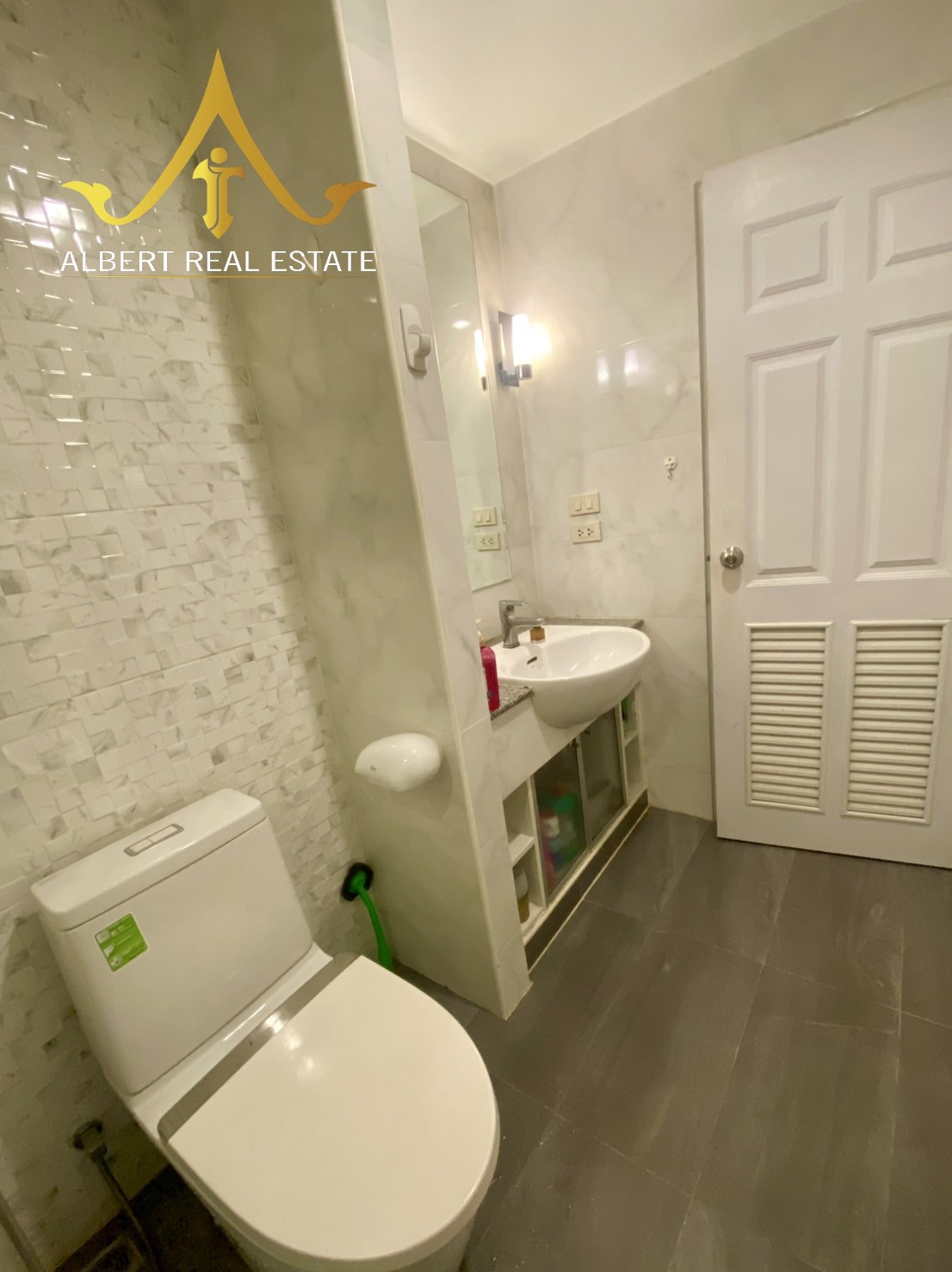 Baan Siri Yen Akat historical sold condo