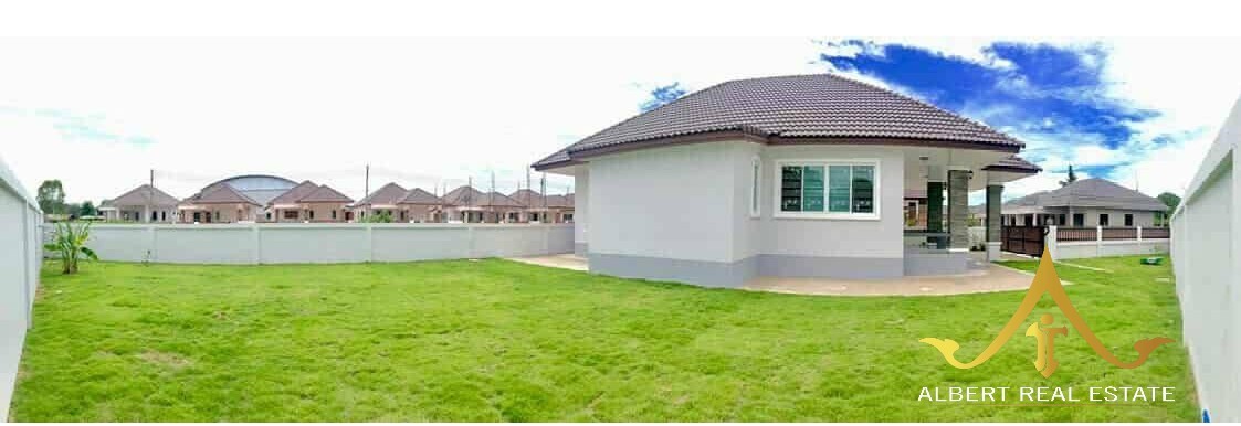 Large private garden beside the detached house at Huai Sai Tai Villa