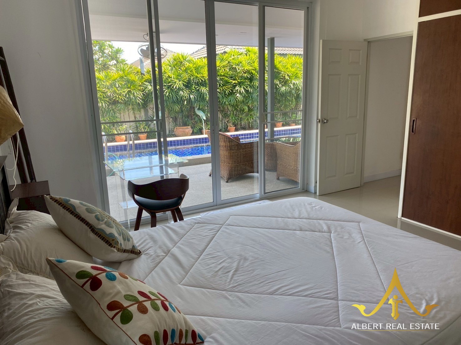 Furnished 3-bedroom pool villa at Kae Wan San in central Hua Hin – Photo 5