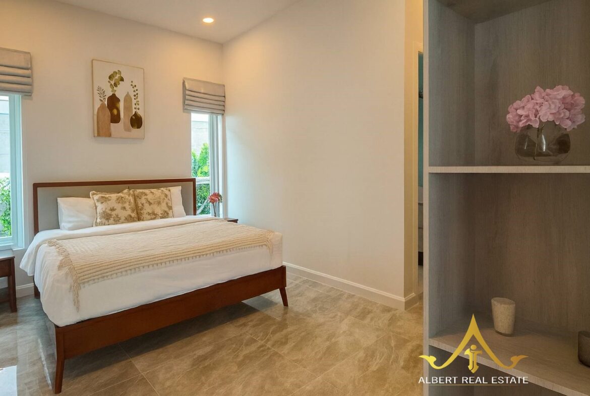 Santi Grove Hua Hin furnished three-bedroom pool villa – Photo 16