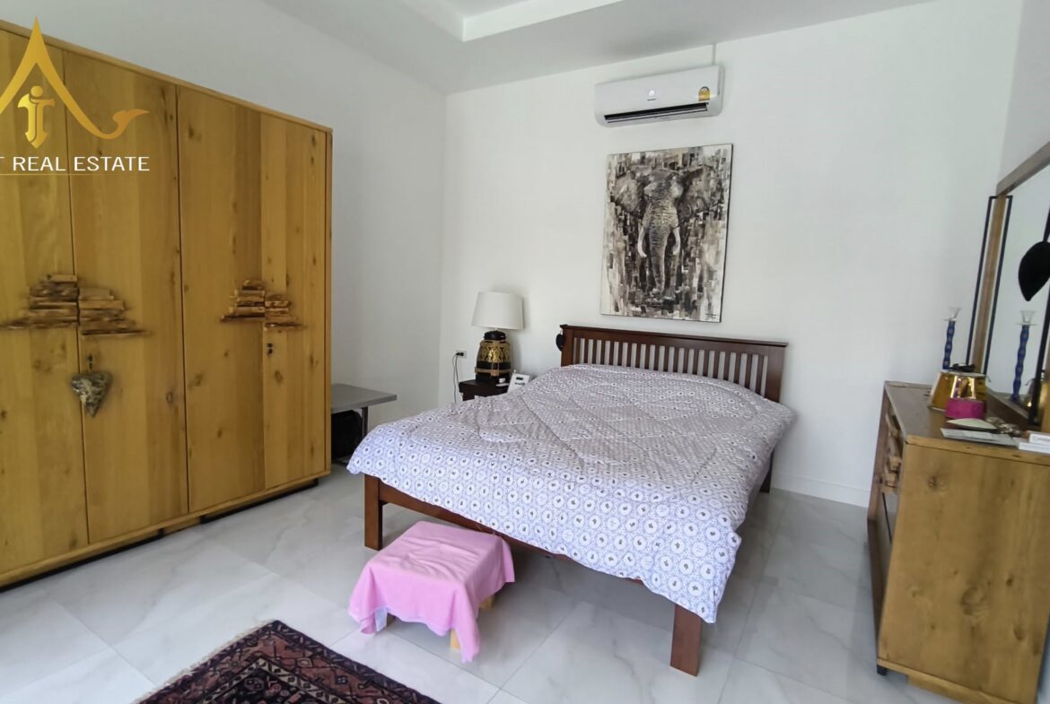The Peaceful Village pool villa in Pranburi – Photo 6
