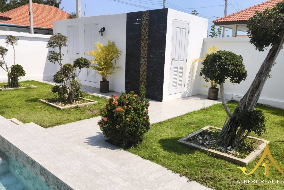 The Peaceful Village pool villa in Pranburi – Photo 12