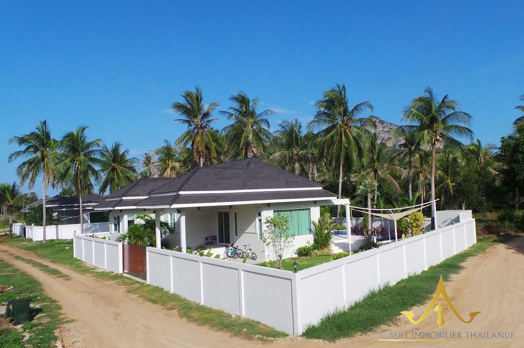 White Beach Villas garden villa
