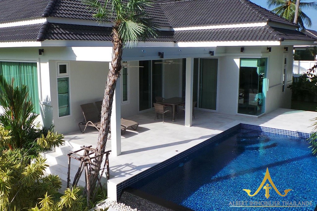 White Beach Villas near beach