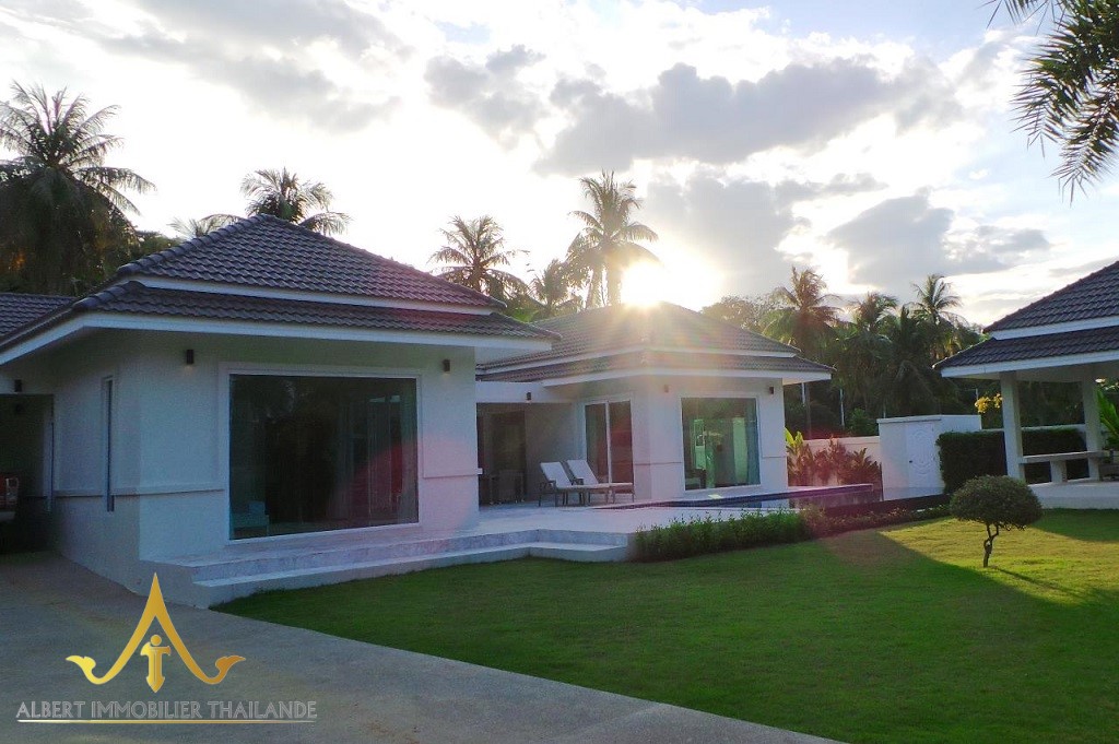 White Beach Villas tropical villa