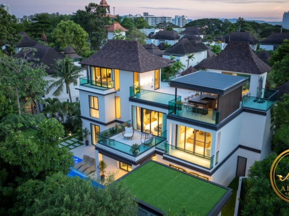 Prai Talay Villa 6-bedroom luxury pool villa in Na Jomtien, Pattaya – photo 1